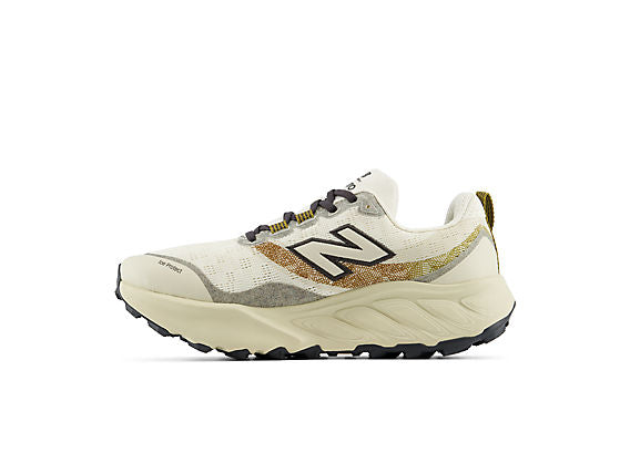 New Balance Fresh Foam X Hierro v9 Men product view 3 — Angora / Basil Oil