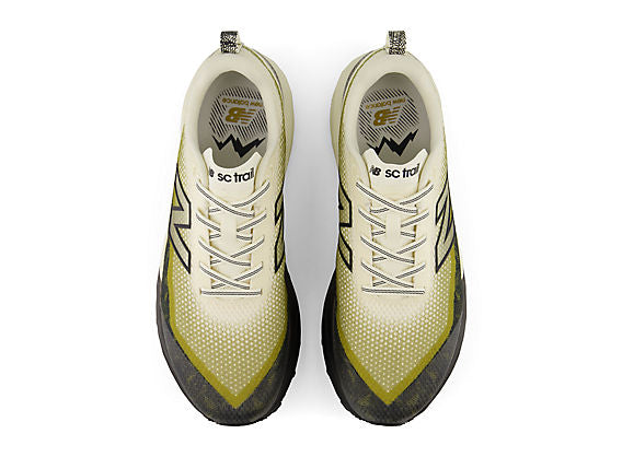 New Balance FuelCell SuperComp Trail v2 Men product view 4 — Angora / Basil Oil