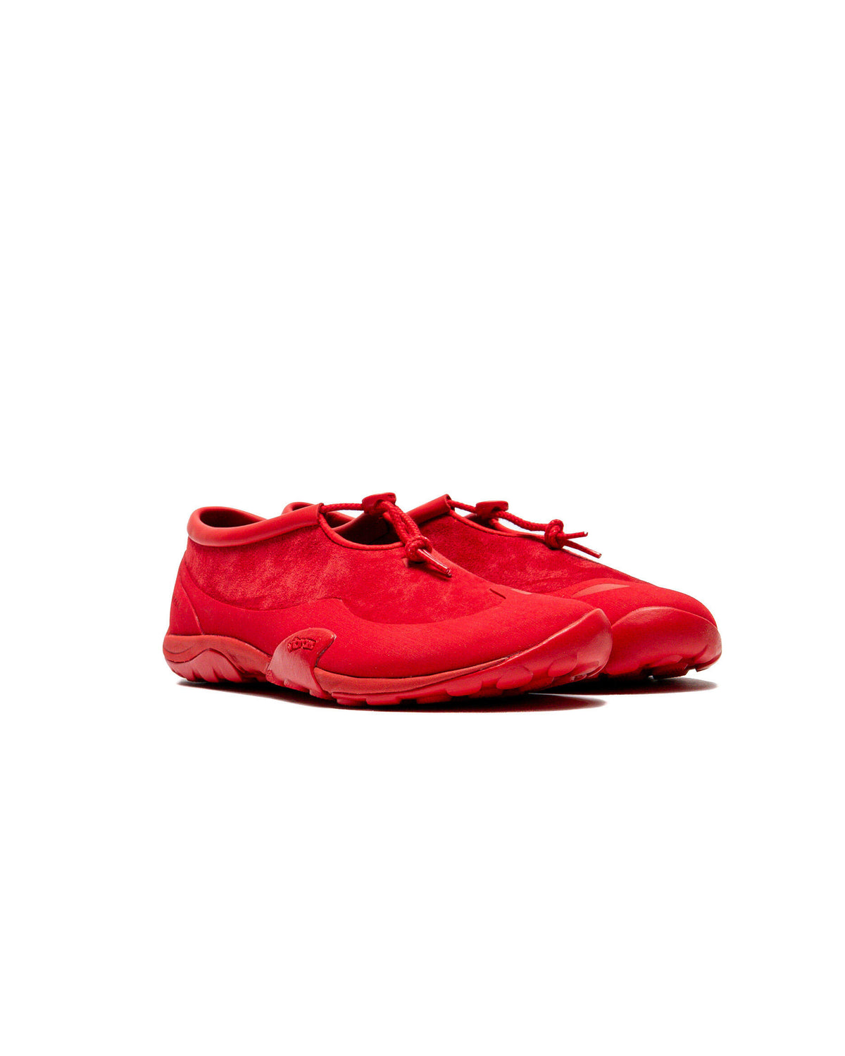 New Balance MT10T Men - Fire Cracker - rear three-quarter view