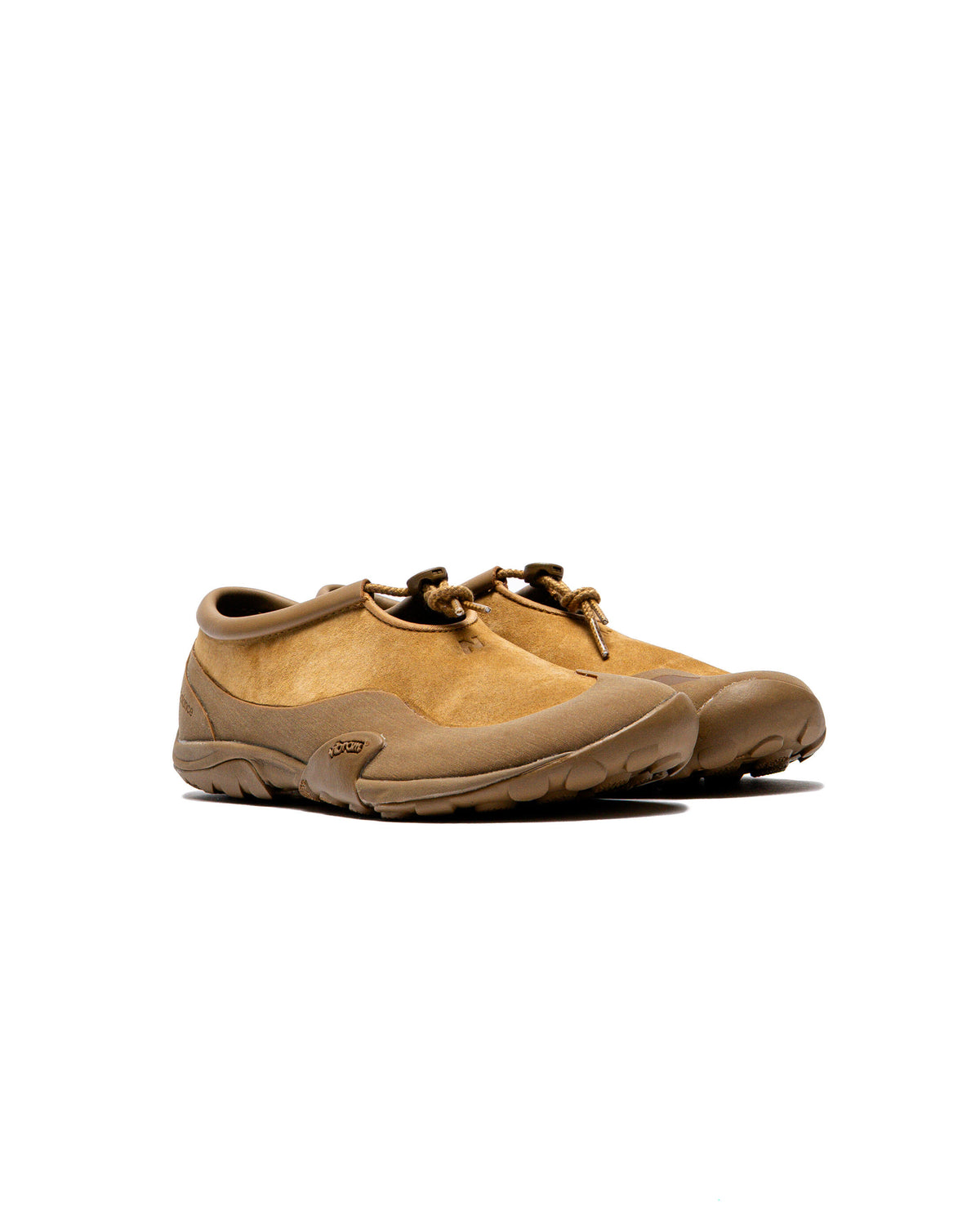 New Balance MT10T Men - Stucco - three-quarter view