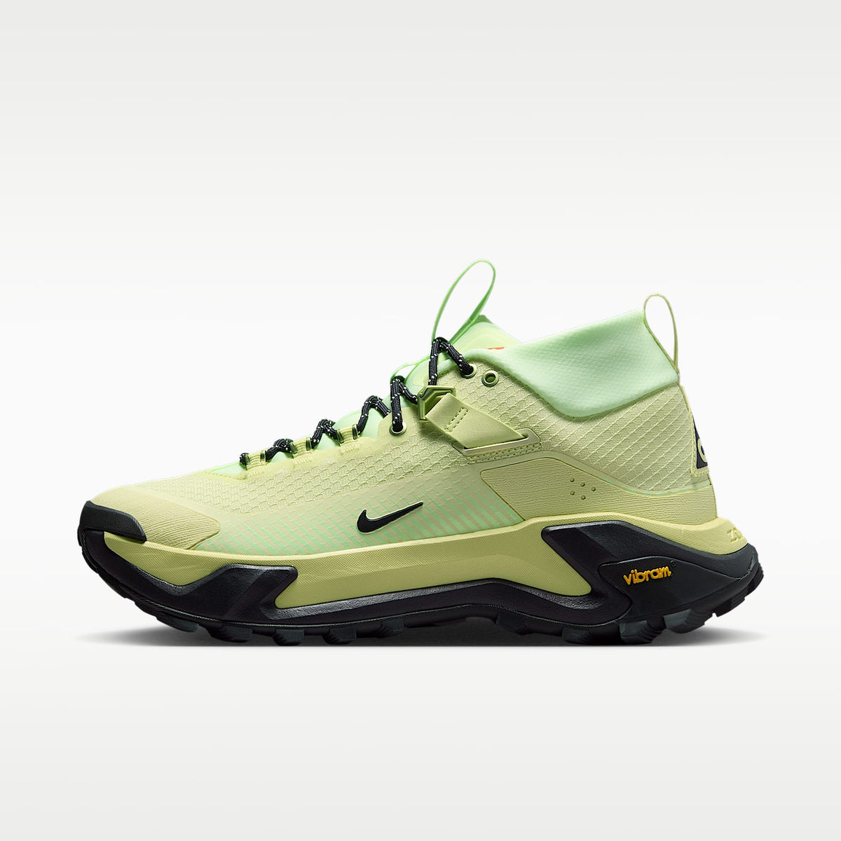 Nike ACG Zegama Hike Women product view 1 — Green