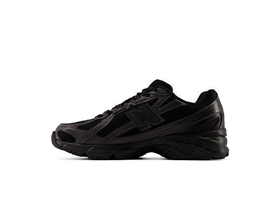 New Balance 740 Unisex product view 3 — Black