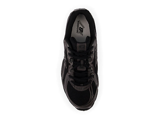 New Balance 740 Unisex product view 4 — Black