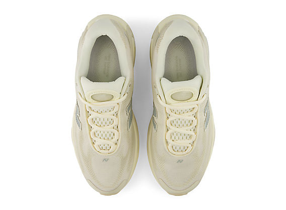 New Balance AC Runner Women product view 4 — Angora / Linen
